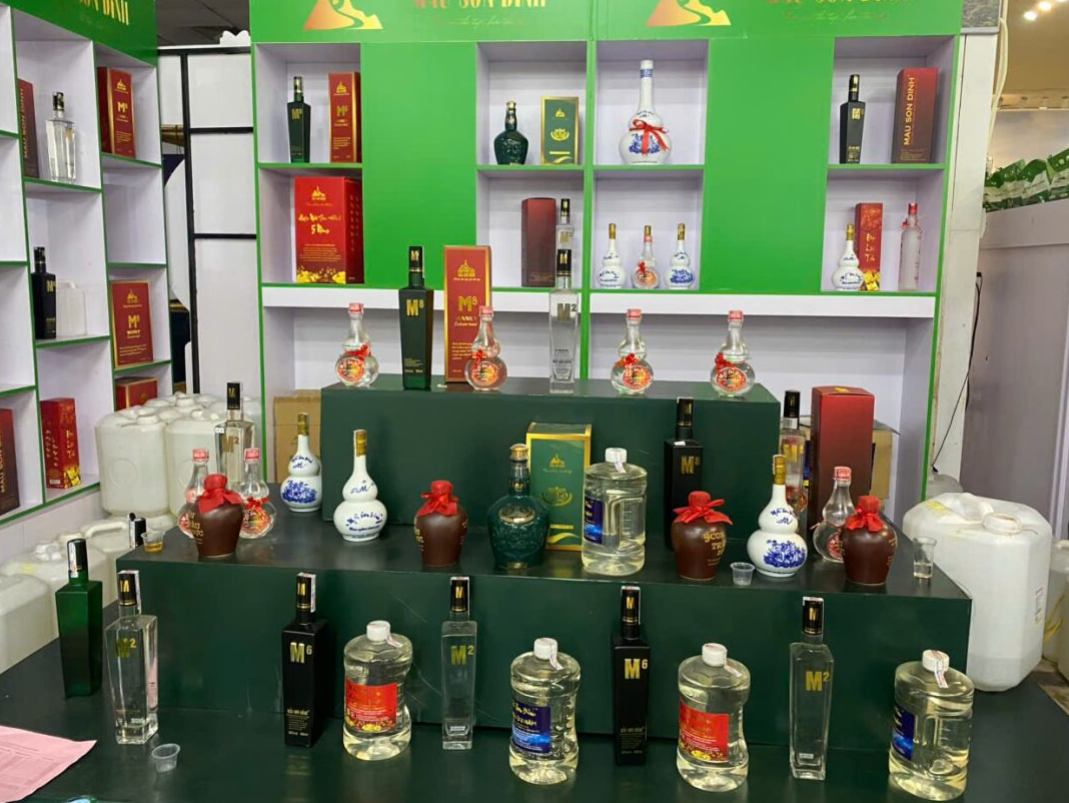 Địa chỉ mua rượu mẫu sơn Đỉnh chính hãng 